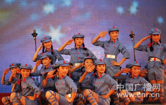 国航客机疑发生鸟击致引擎起火，紧急返航，遇到这种“事故”你是选择原谅还是责备？游戏画面